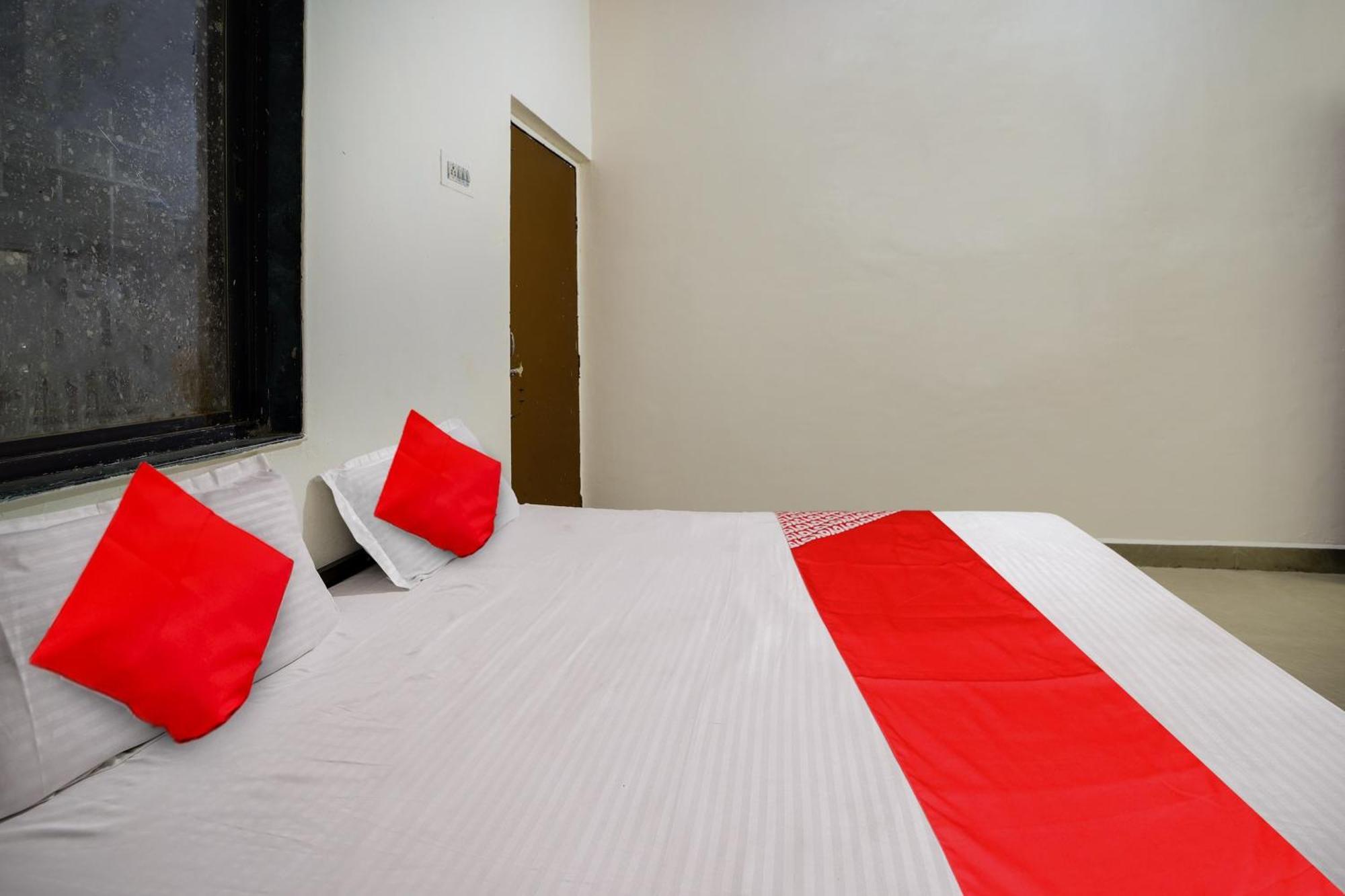 אאורנגבד Oyo Flagship Hotel The Grand Lotus מראה חיצוני תמונה